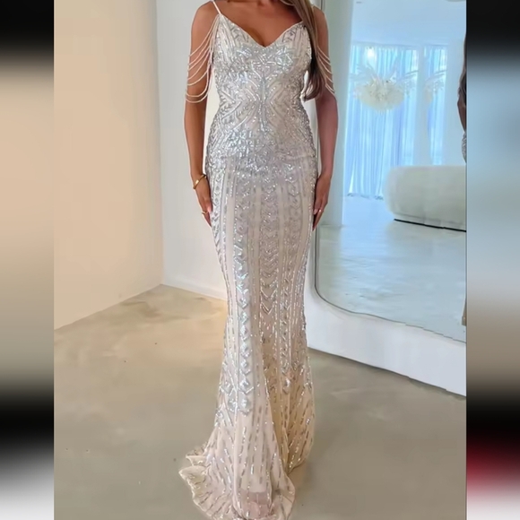 Stunning Cream and Silver Beaded Wedding Dress - Picture 13 of 14